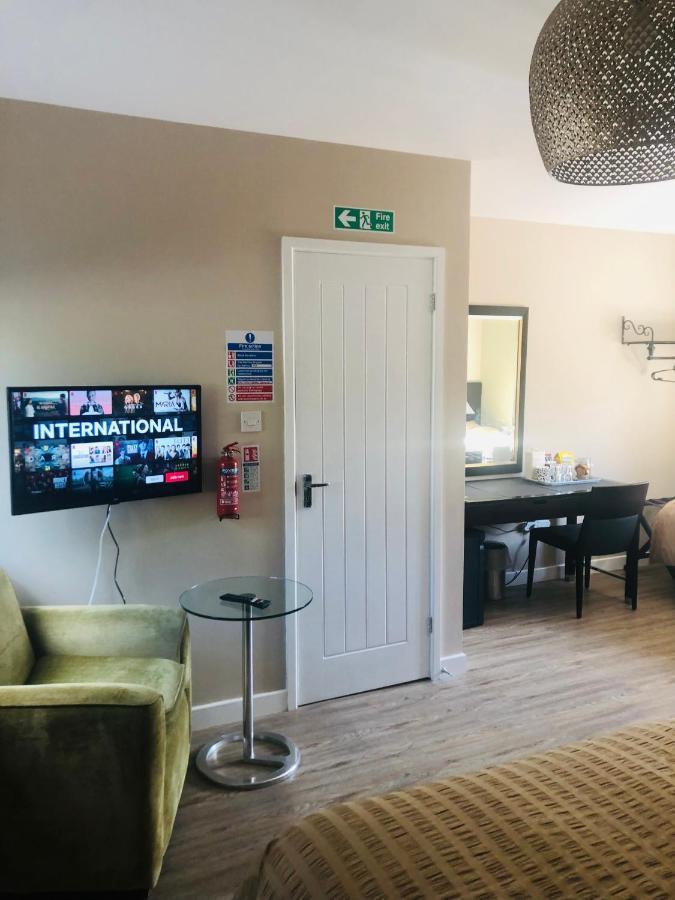 The Annexe II Apartment Милдънхол Екстериор снимка