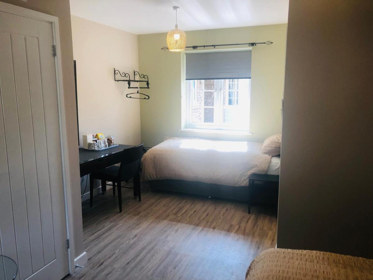 The Annexe II Apartment Милдънхол Екстериор снимка